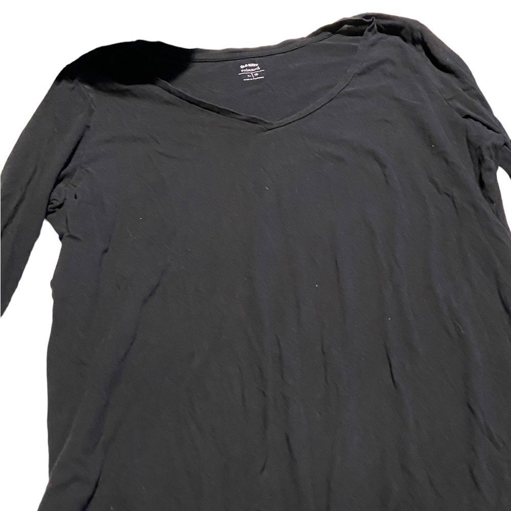 Old Navy size  large long sleeved v mock tee shirt excellent condition